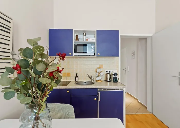 Daire Bright Hideaway, Augarten And Danube - 5 Min Metro - 10 Min Center