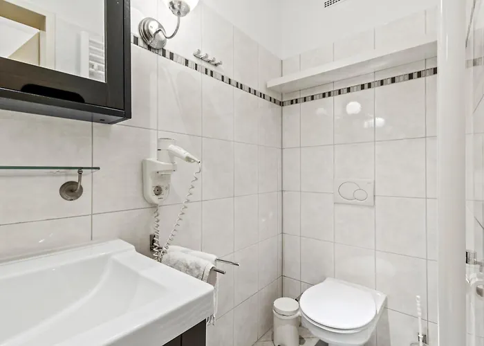Daire Bright Hideaway, Augarten And Danube - 5 Min Metro - 10 Min Center