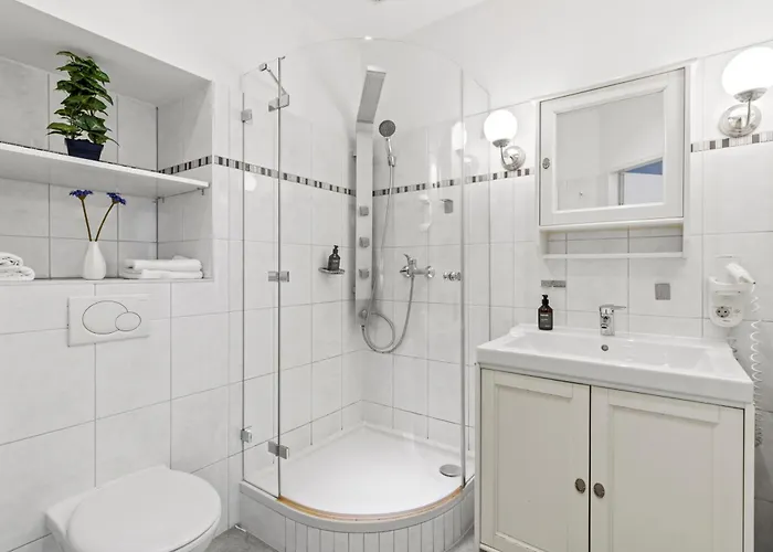 Daire Bright Hideaway, Augarten And Danube - 5 Min Metro - 10 Min Center