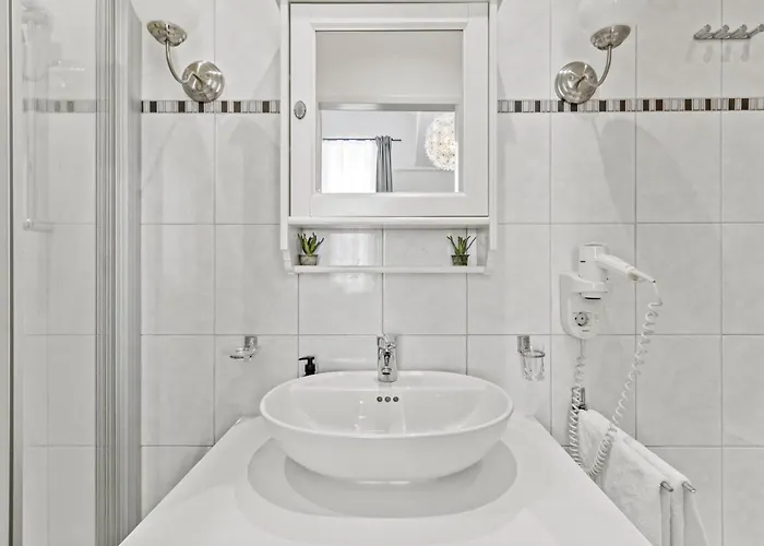 Bright Hideaway, Augarten And Danube - 5 Min Metro - 10 Min Center Viyana
