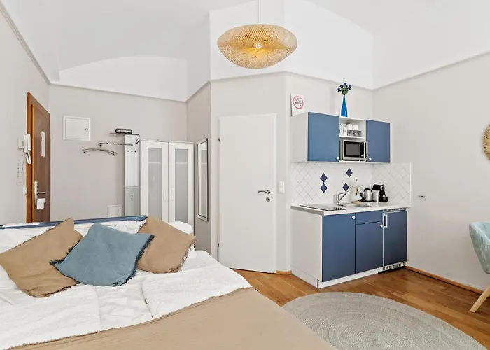 Daire Bright Hideaway, Augarten And Danube - 5 Min Metro - 10 Min Center